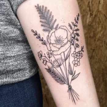 tatouage minimaliste fleur