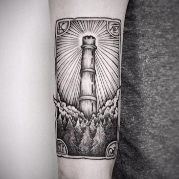 tatouage medieval phare