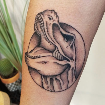 tattoo cannes tatouage dinosaure oldscool trad