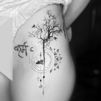 Guest indylab evyluca evy luca cannes france tattoo artist paris minimalisme blackwork tatouage graphic compo graphique tree arbre oiseau bird cuisse hanche thigh