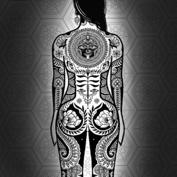tatouage tattoo géométrie sacrée sacred Geometry geometric ornement ornemental dotwork pattern blackwork russe russian tattoo artiste tattooist xenia nayantara mandala neo tribal