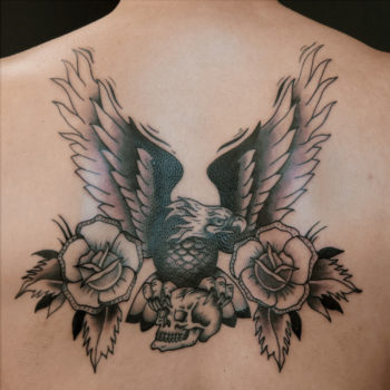 tattoo old school cannes trad tatouage aigle crane eagle skull